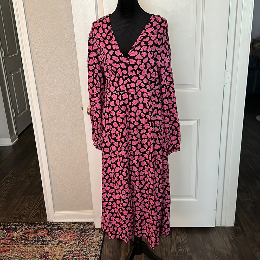 Pretty V-Neck Long Sleeve Midi Dress